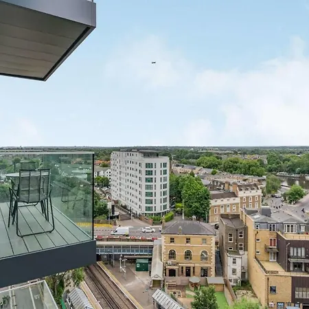 Studios, 1 Bedroom And 2 Bedroom Apartments At Kew Bridge In Brentford